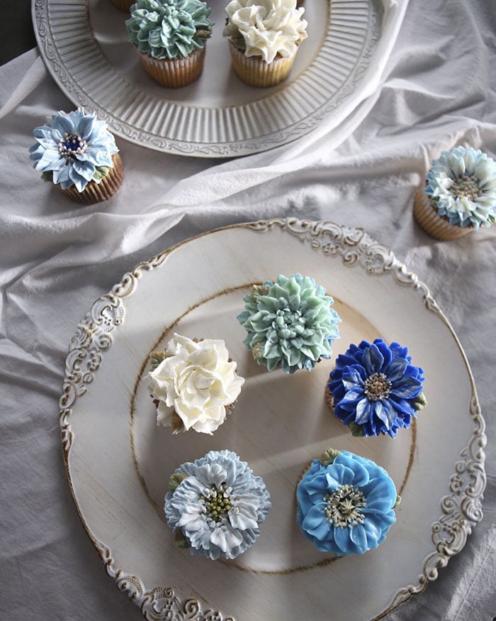 Gorgeous Cakes Decorated With Lifelike Buttercream Flowers By Atelier Soo 18