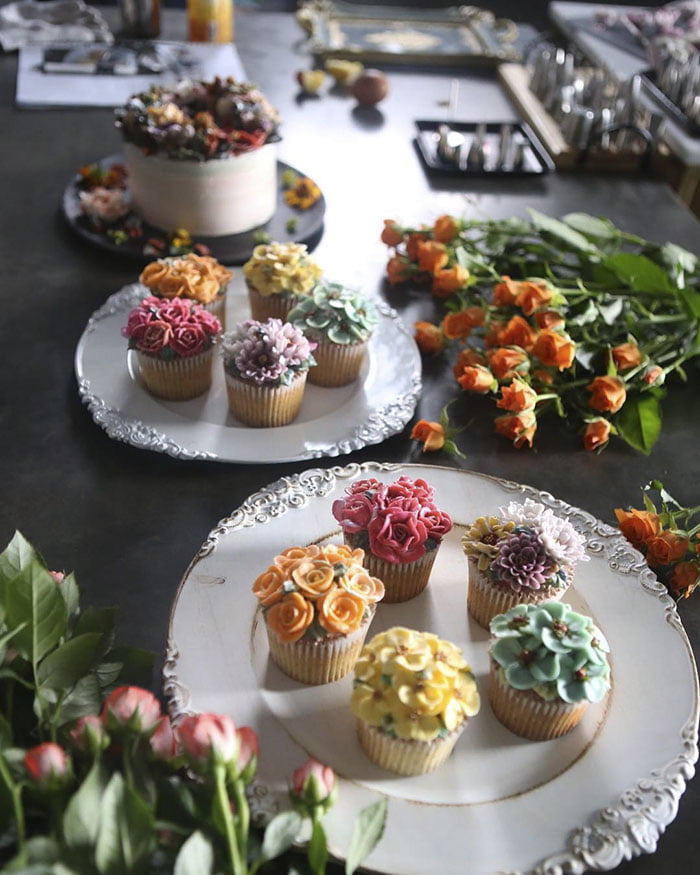 Gorgeous Cakes Decorated With Lifelike Buttercream Flowers By Atelier Soo 30