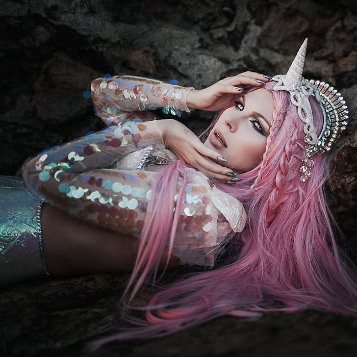 Gorgeous Wearable Artworks By Self Taught Artist Rachel Sigmon 36