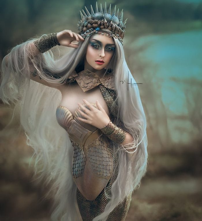 Gorgeous Wearable Artworks By Self Taught Artist Rachel Sigmon 37