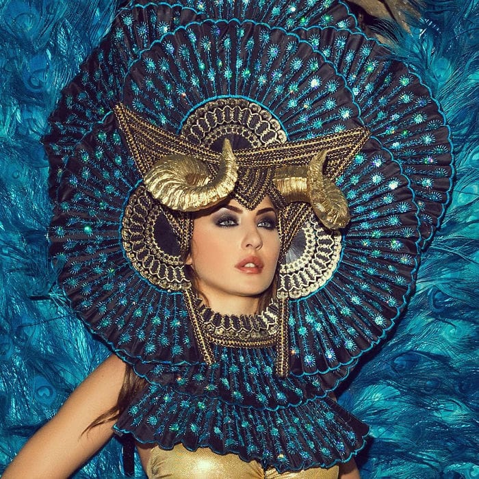 Gorgeous Wearable Artworks By Self Taught Artist Rachel Sigmon 41