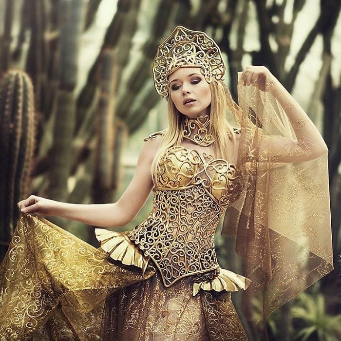 Gorgeous Wearable Artworks By Self Taught Artist Rachel Sigmon 5