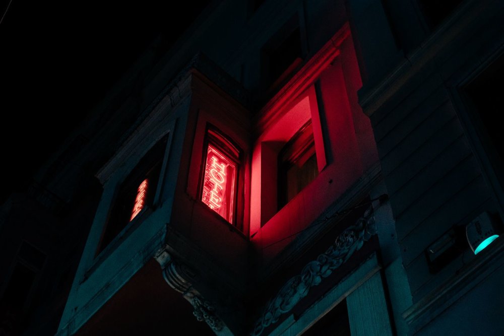 Mirror World Istanbul A Nocturnal Street Photography Series By Elsa Bleda 7