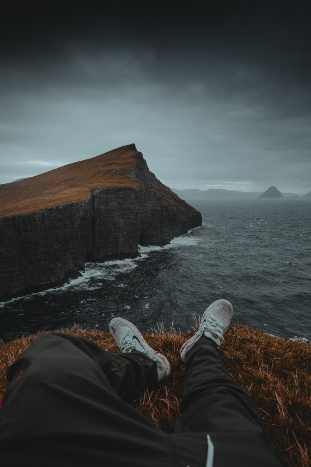 Amazingly Foggy And Melancholic Landscape Photographs By Chris Henry 15