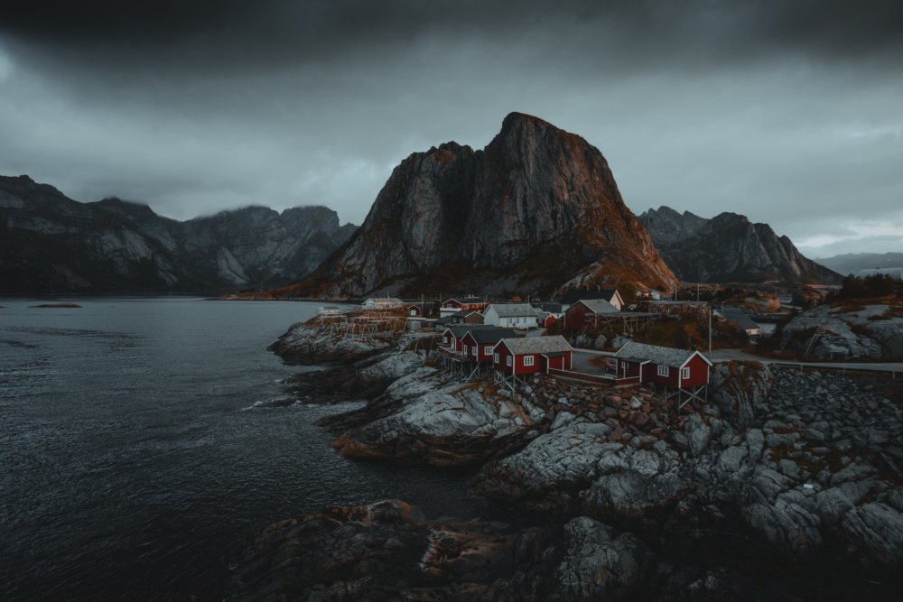 Amazingly Foggy And Melancholic Landscape Photographs By Chris Henry 8