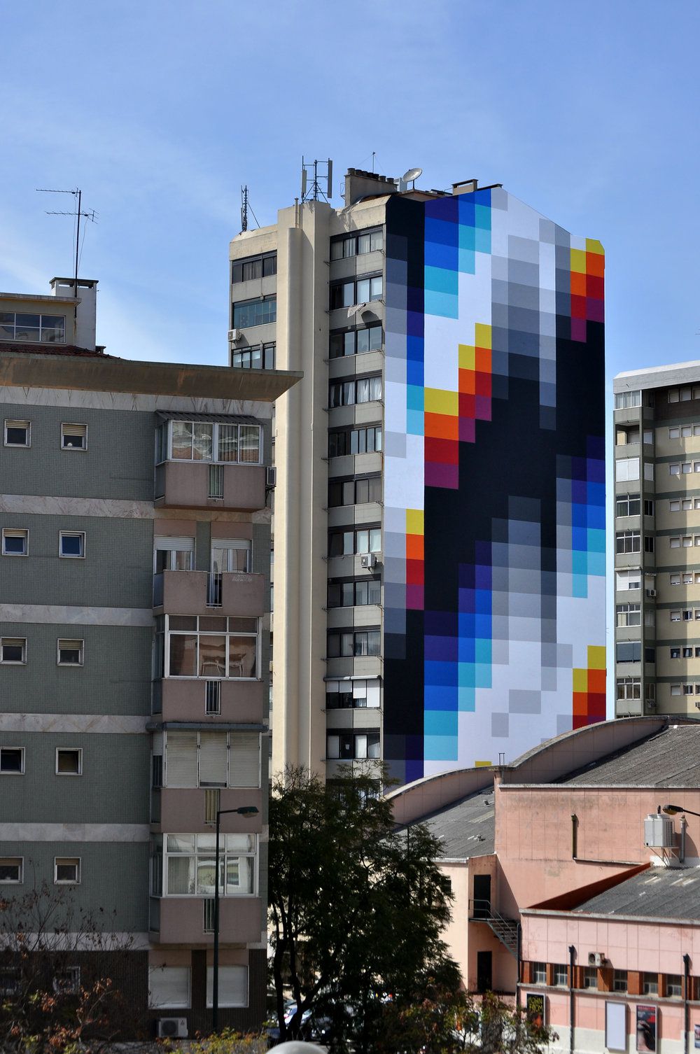 Chromatic 80s Style Murals By Felipe Pantone 8