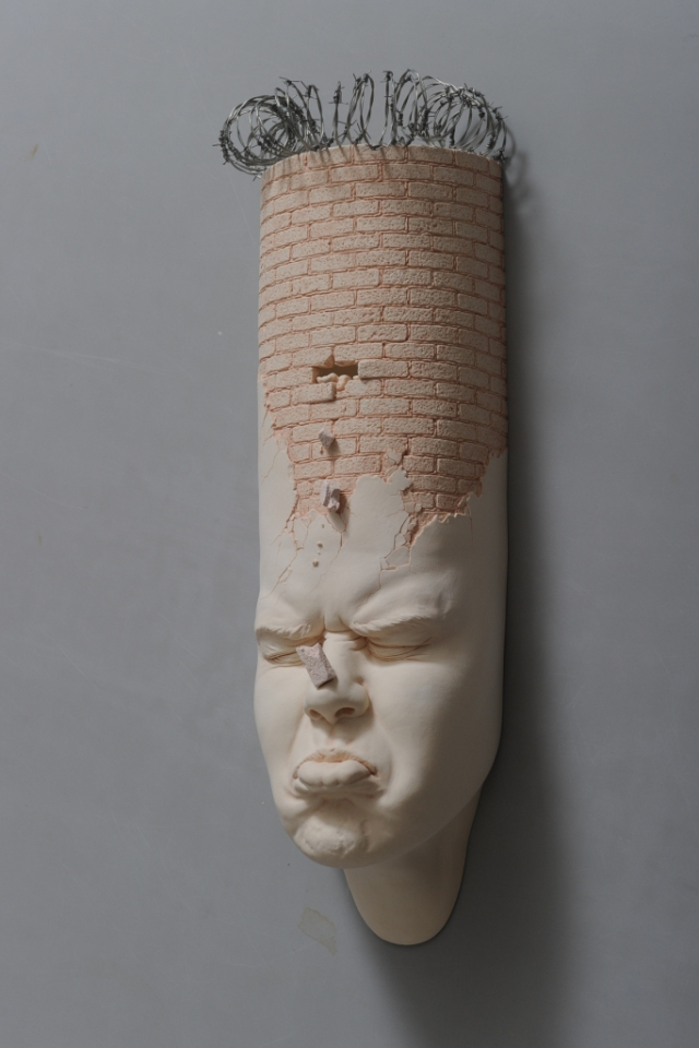 The Amazingly Surreal Ceramic Sculptures Of Johnson Tsang 22