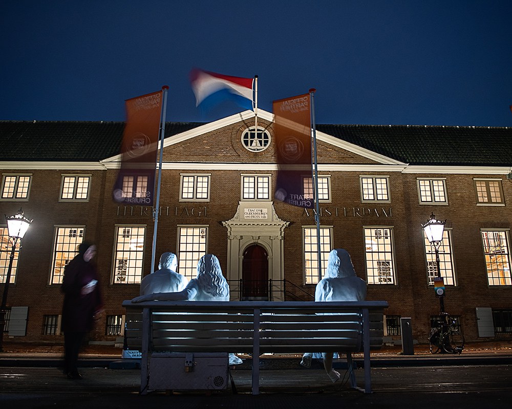 Absorbed By Light Sculptures About Smartphones Addiction By Karoline Hinz And Gali May Lucas 8