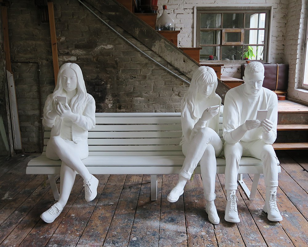 Absorbed By Light Sculptures About Smartphones Addiction By Karoline Hinz And Gali May Lucas 9