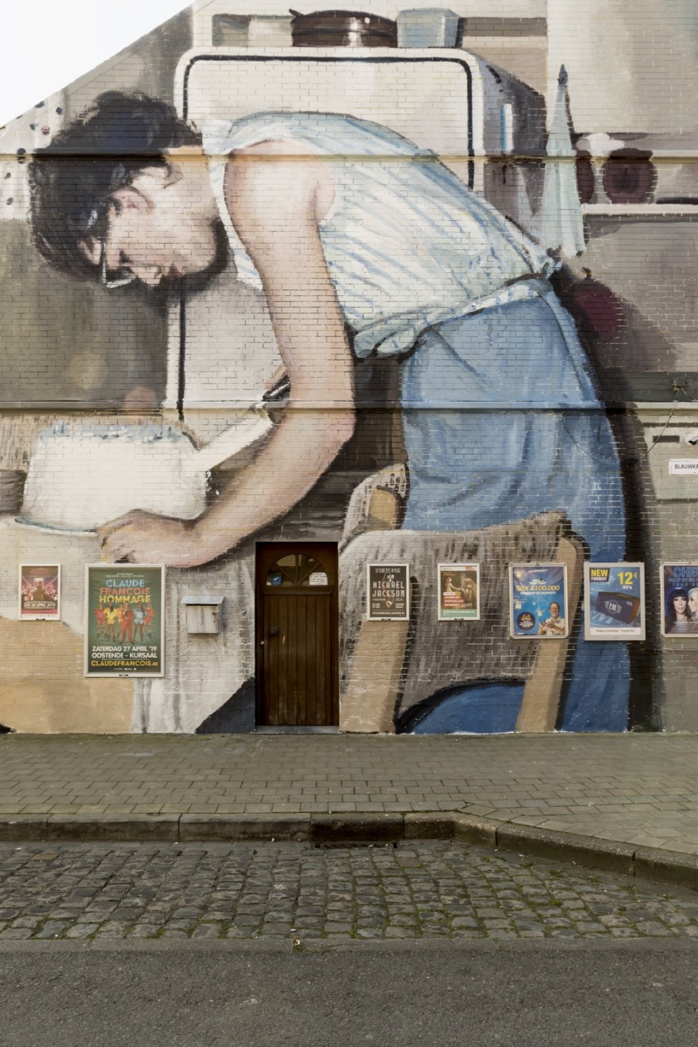 Large Scale Murals Of Family Photographs By Mohamed Lghacham 3