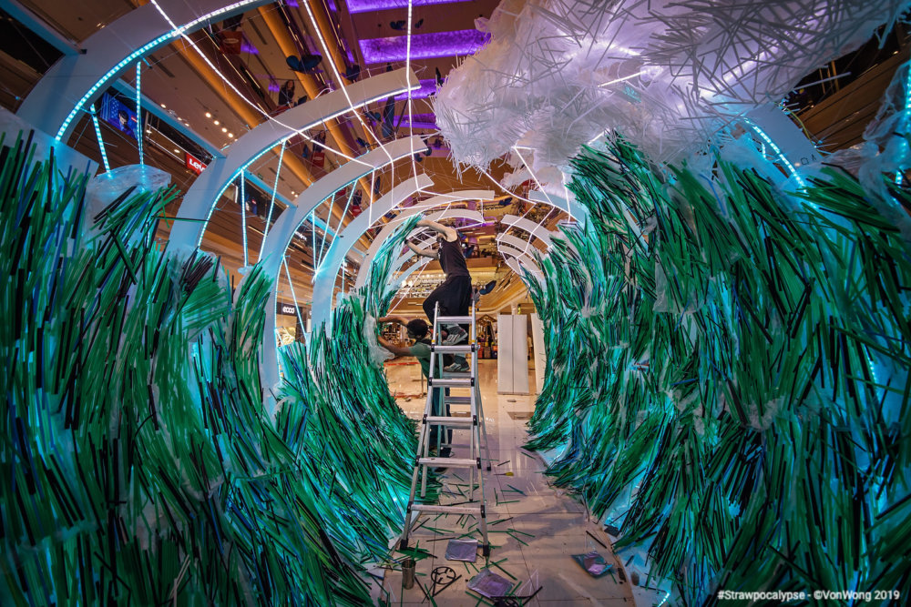 Huge Wave Sculptures Made Of Thousands Of Discarded Straws By Von Wong 07