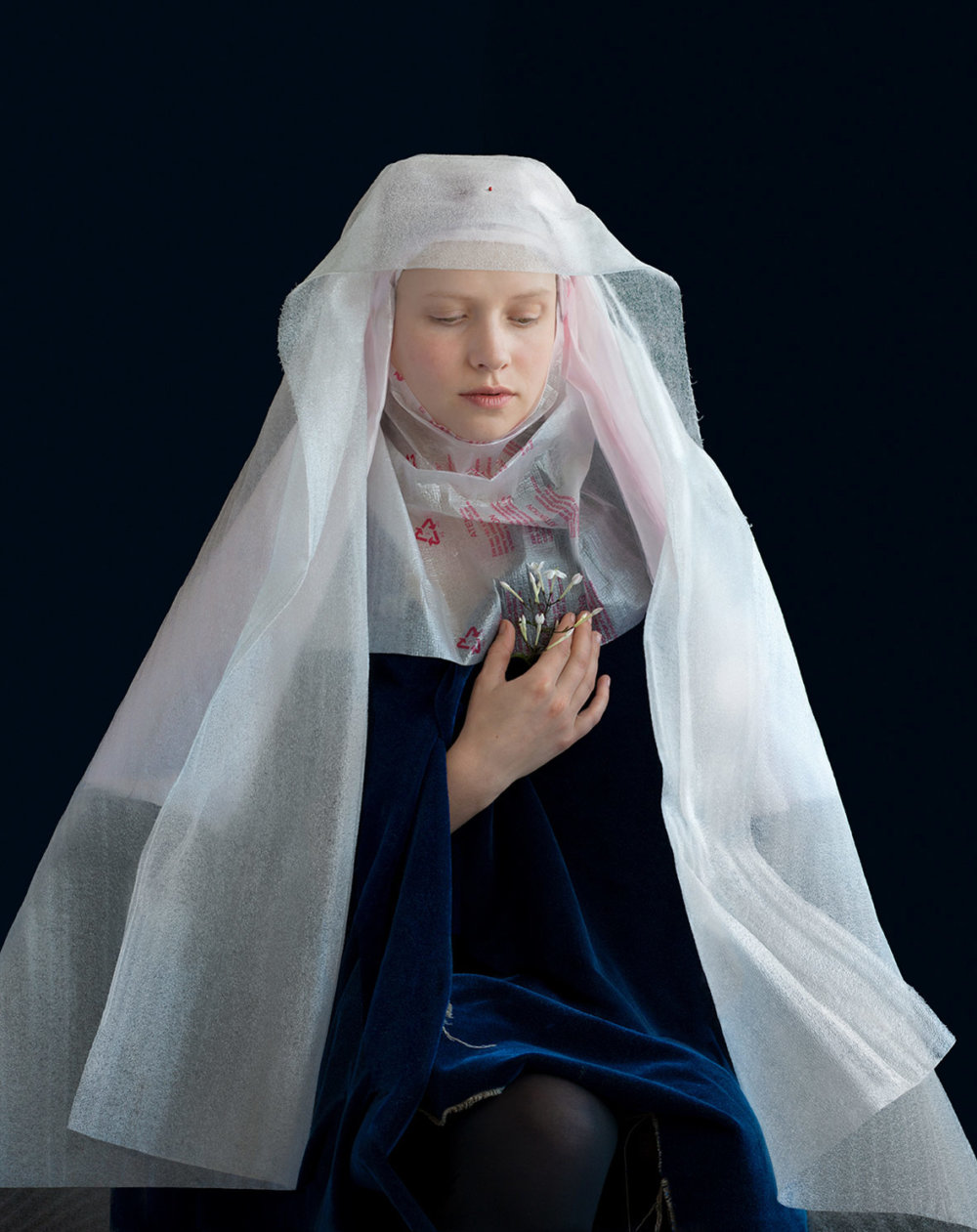 Discarded Packaging Recycled Into Renaissance Costumes By Suzanne Jongmans 5