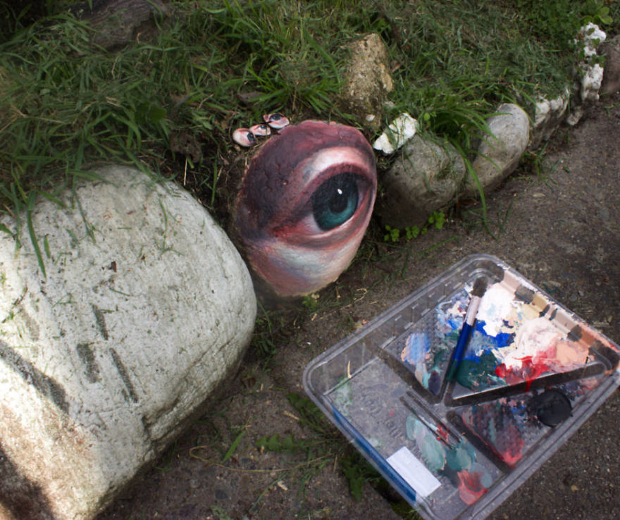 Human Eyes Painted On Found Stones By Jennifer Allnutt 4