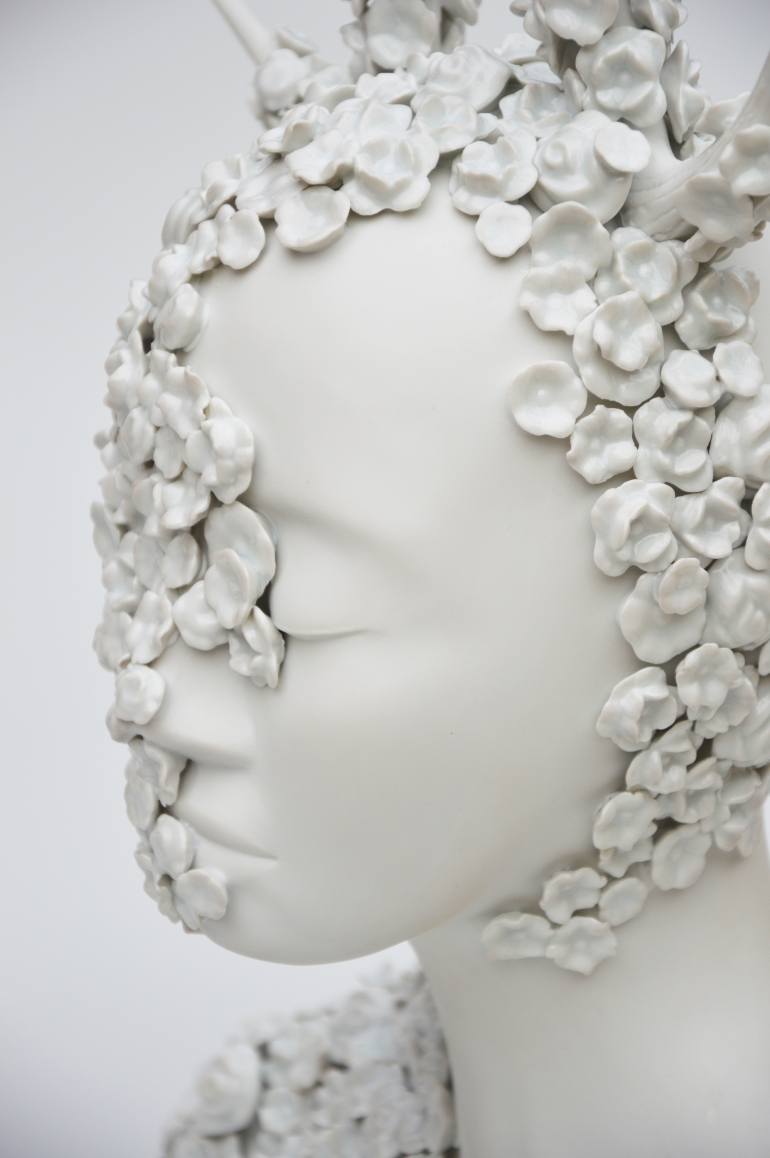 Surreal Figurative Porcelain Sculptures By Juliette Clovis 10