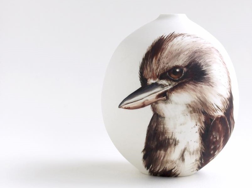 Enchanting Ceramic Vases Illustrated With Elegant Figures By Niharika Hukku 18