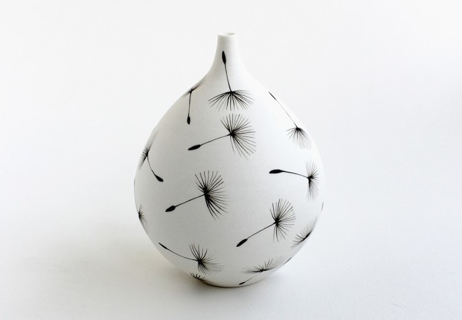 Enchanting Ceramic Vases Illustrated With Elegant Figures By Niharika Hukku 33