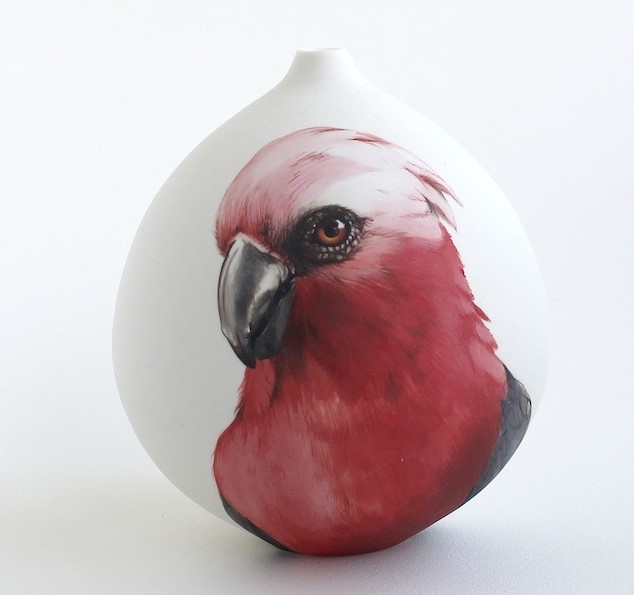 Enchanting Ceramic Vases Illustrated With Elegant Figures By Niharika Hukku 35