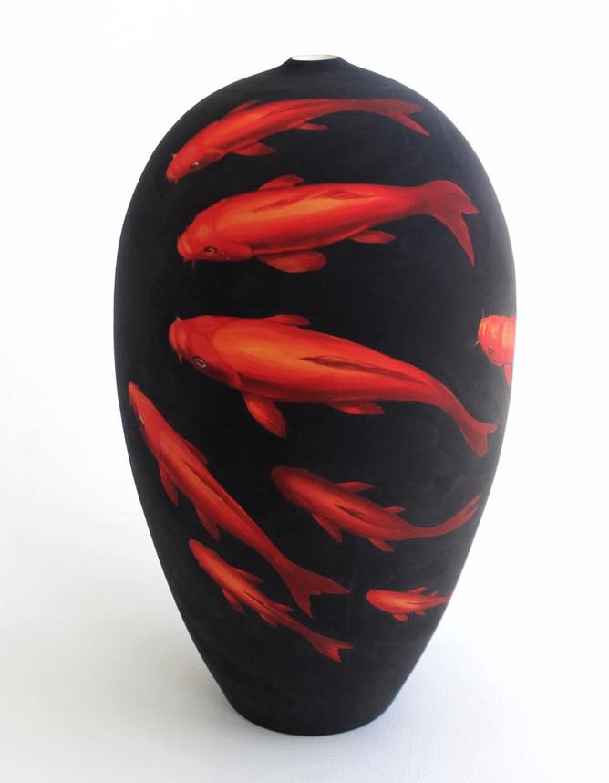 Enchanting Ceramic Vases Illustrated With Elegant Figures By Niharika Hukku 8