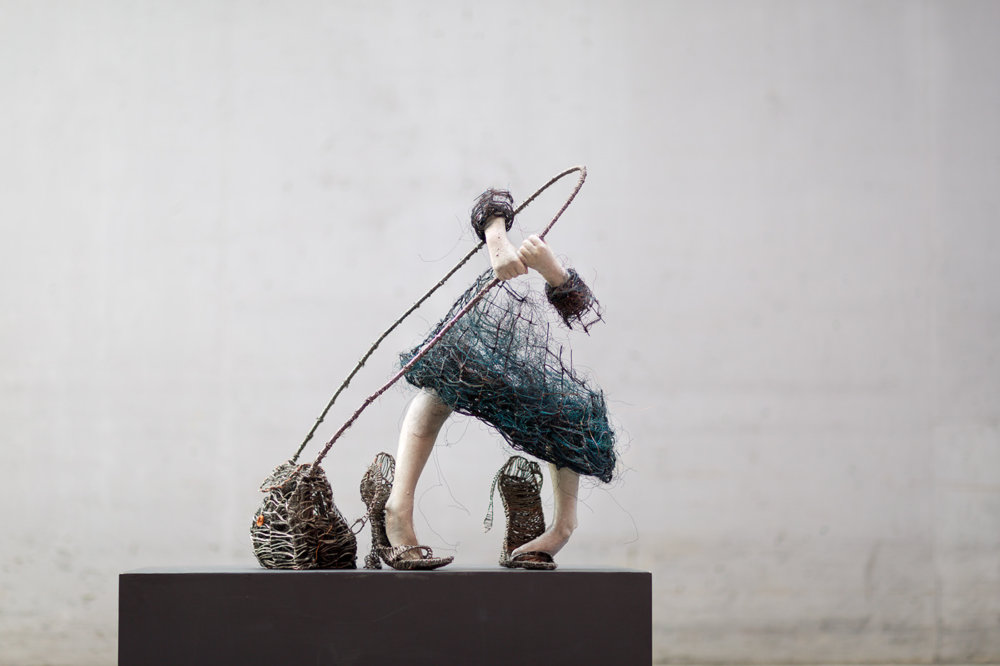 Body Language Meaningful Wire And Concrete Sculptures Of Children And Their Emotions By Lene Kilde 15