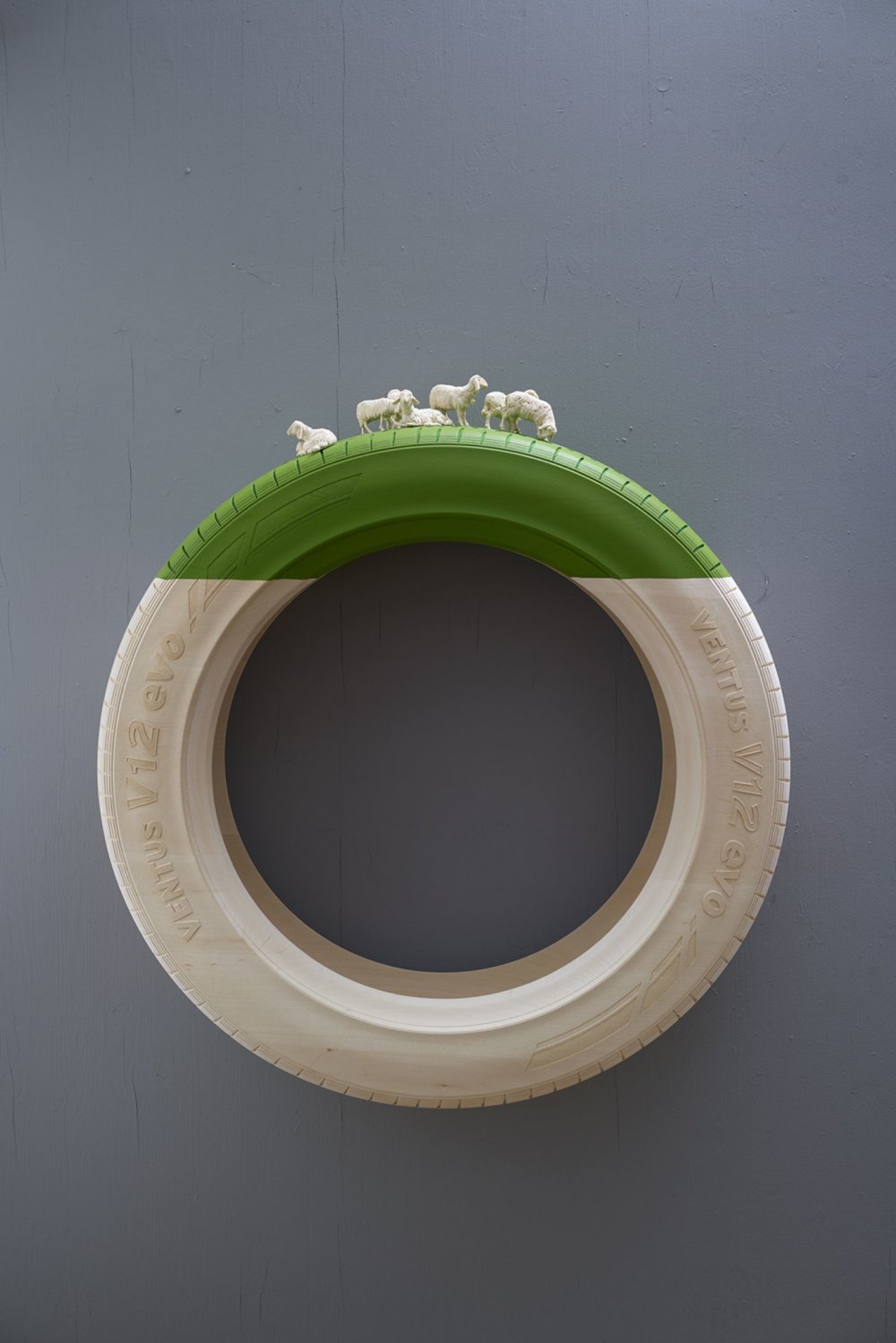 Dreamlike Figurative Wood Sculptures That Highlight Our Social And Environmental Issues By Willy Verginer 7