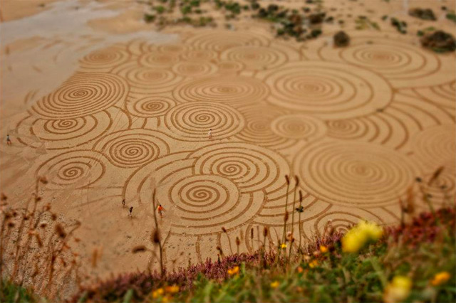 Swirling The Impressive Environmental Art In Large Scale Of Tony Plant 3