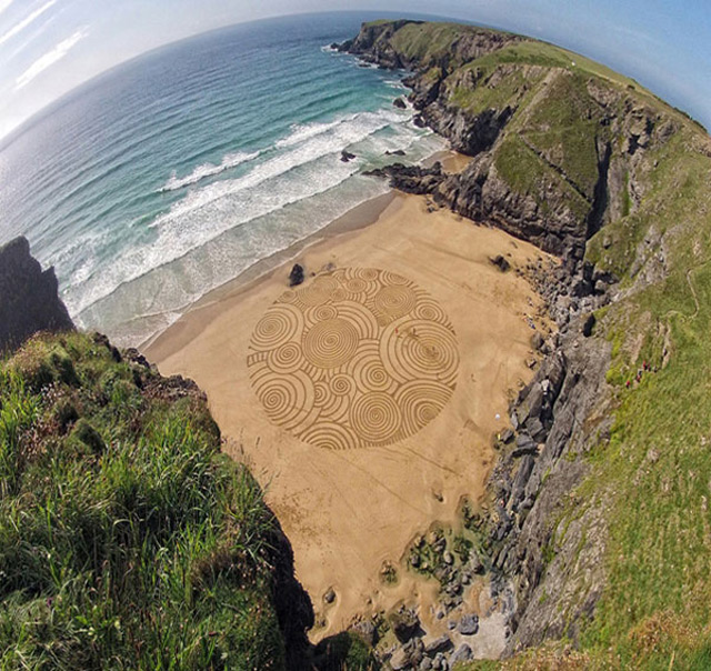 Swirling The Impressive Environmental Art In Large Scale Of Tony Plant 6