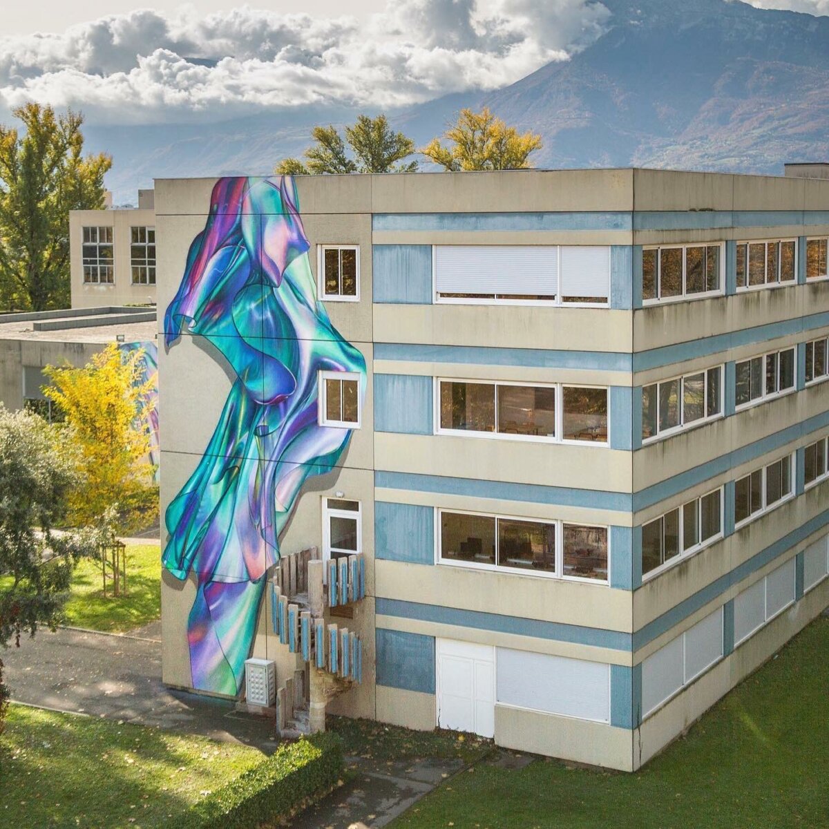 Stunning Large Scale 3d Murals Of Iridescent Fabrics In Movement By Rosie Woods 1