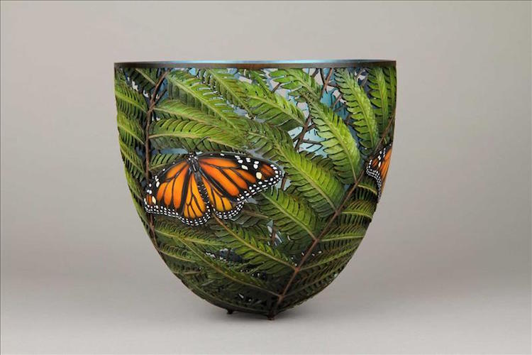 Superb Wood Vases Carved With Intricate Wildlife Landscapes By Gordon Pembridge 11