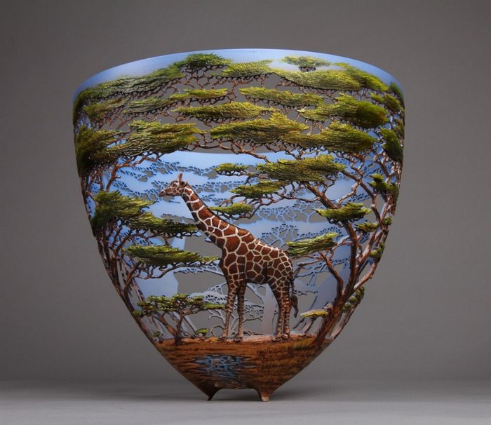 Superb Wood Vases Carved With Intricate Wildlife Landscapes By Gordon Pembridge 20
