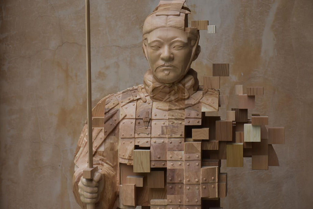 Splendid Wood Sculptures Of Pixelated Figures By Hsu Tung Han 13