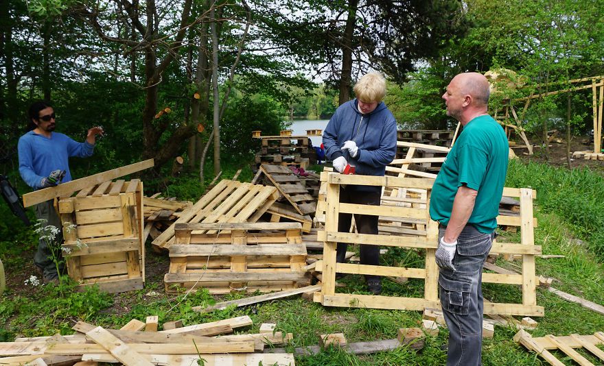 Giant Recycled Wood Sculptures Hidden In Copenhagens Green Spaces By Thomas Dambo 19