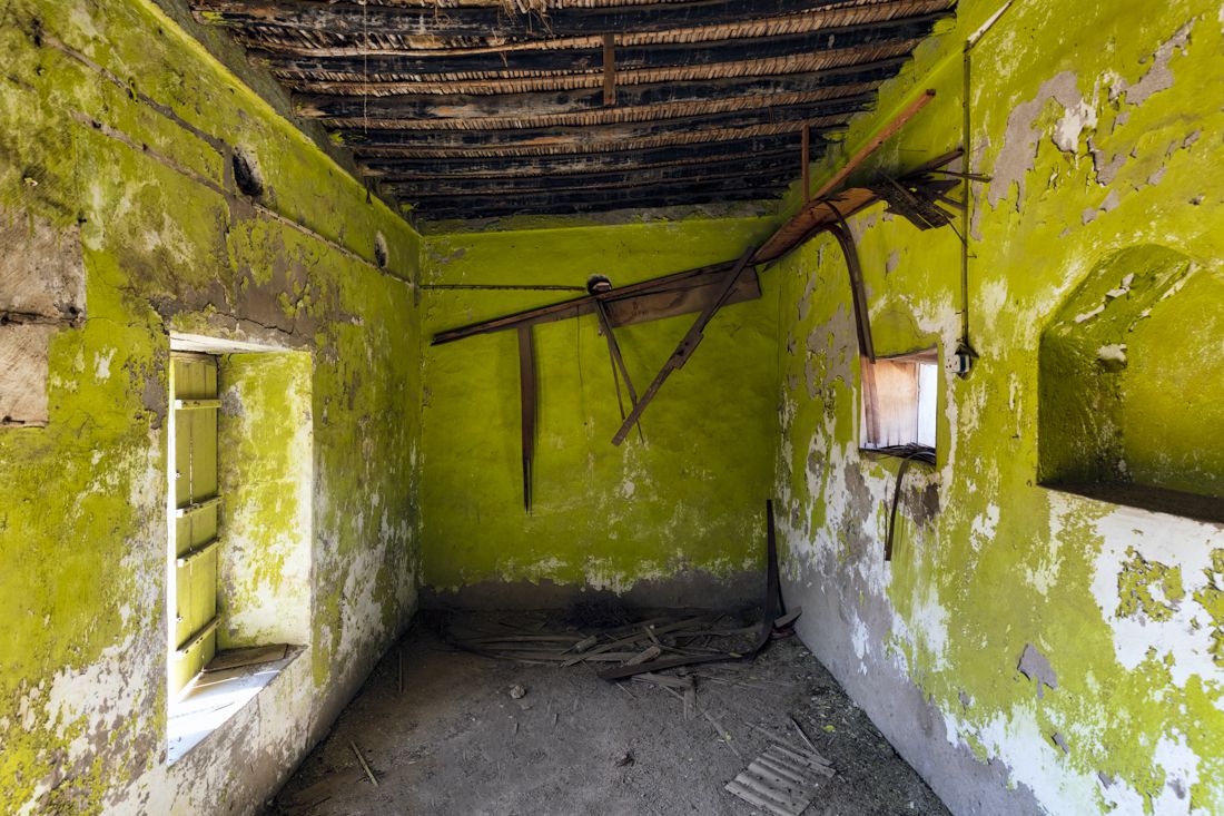 Uninhabited Marvelous Photography Series On Abandoned Houses Buried Under Sand By James Kerwin 8