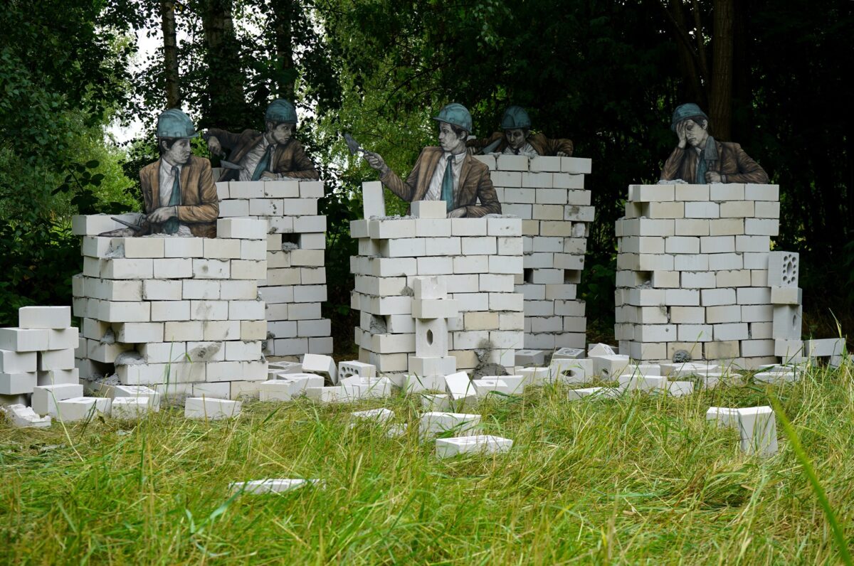 Isolationism A Reflective Installation By Levalet 5