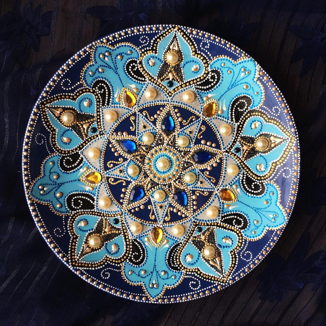 Enchanting Plates Decorated With Pointillism By Dahhhanart 11