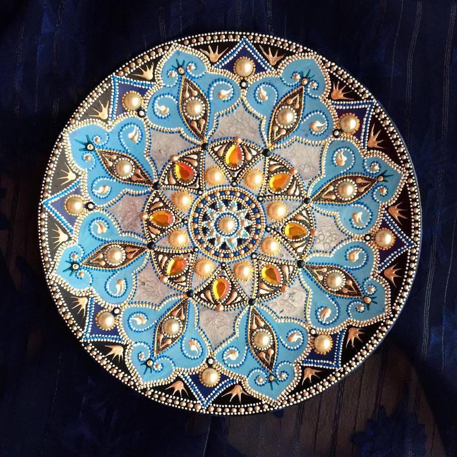 Enchanting Plates Decorated With Pointillism By Dahhhanart 7