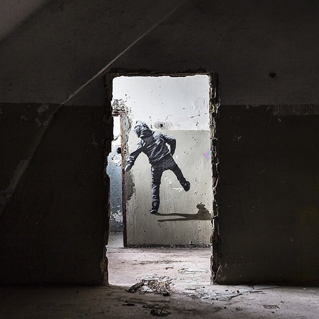 Jump And Climb Amazing Black And White Murals Of People In Movement By Anders Gjennestad 15