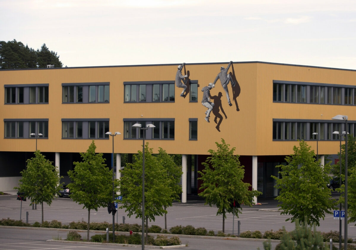 Jump And Climb Amazing Black And White Murals Of People In Movement By Anders Gjennestad 2