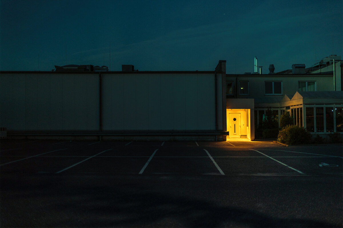 After Hours A Captivating Night Street Photography Series By Mark Broyer 9