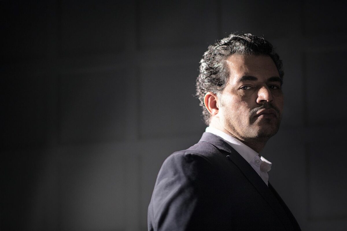 Cubes A Fascinating Staged Photography Series That Portrays The Stereotypical Human Universes By Seb Agnew 10