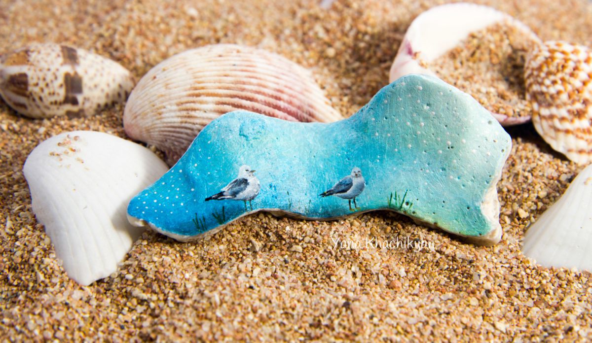 Miniature Worlds Of Tiny Creatures Painted On Stones By Yana Khachikyan 7