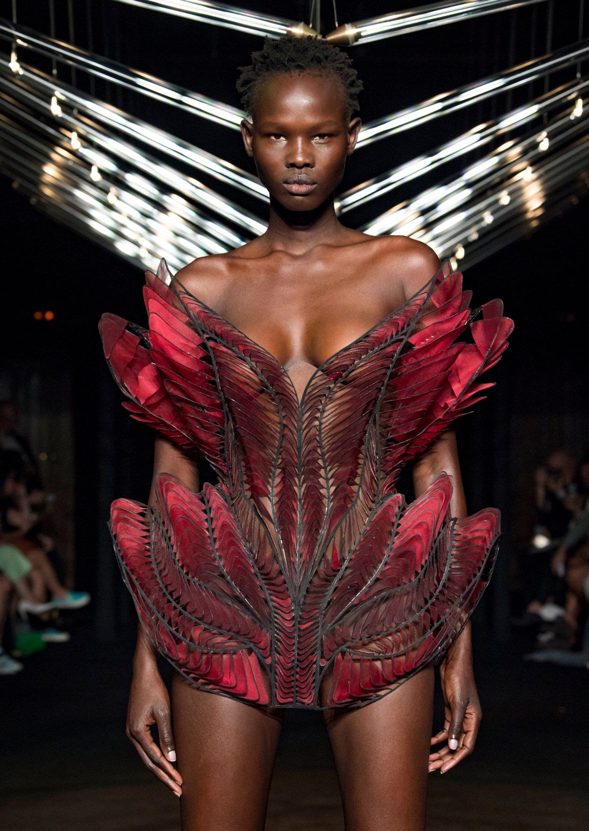 Organic Shaped Clothes Mesmerizing Garments By Iris Van Herpen 2