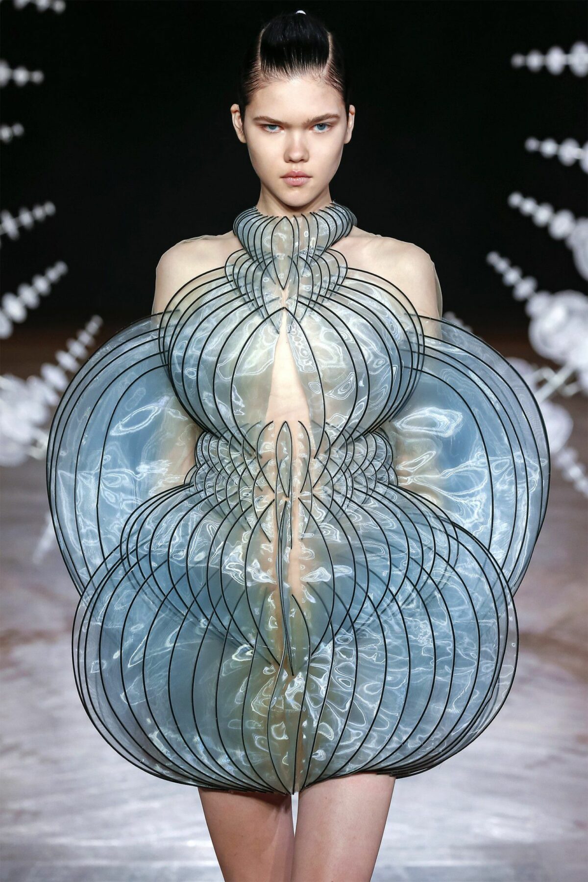 Organic Shaped Clothes Mesmerizing Garments By Iris Van Herpen 20