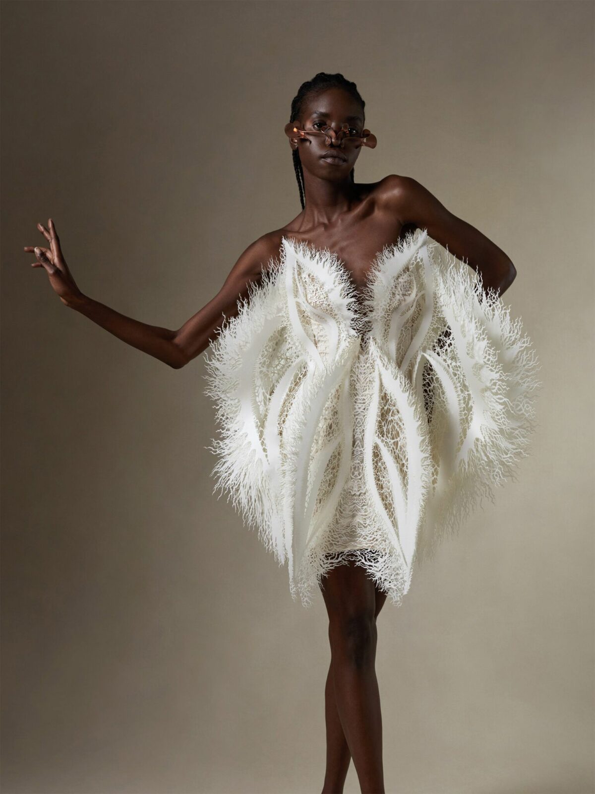 Organic Shaped Clothes Mesmerizing Garments By Iris Van Herpen 21