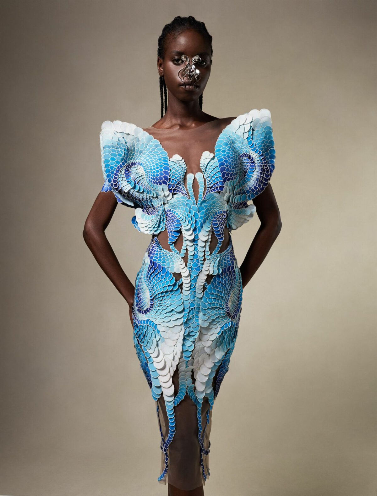 Organic Shaped Clothes Mesmerizing Garments By Iris Van Herpen 23