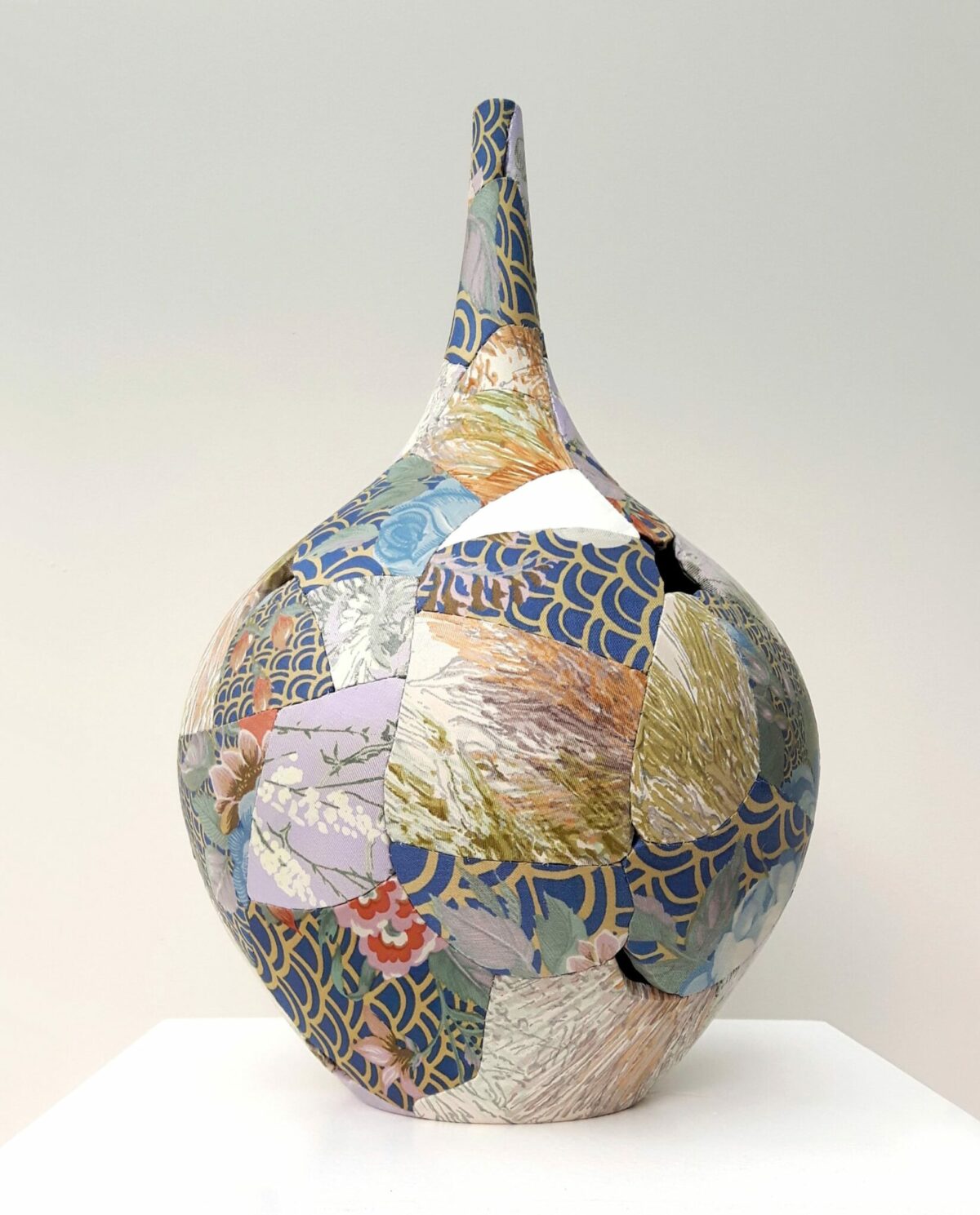 Shattered Vases And Bowls Revitalized With Vintage Patterned Fabrics By Zoe Hillyard 8