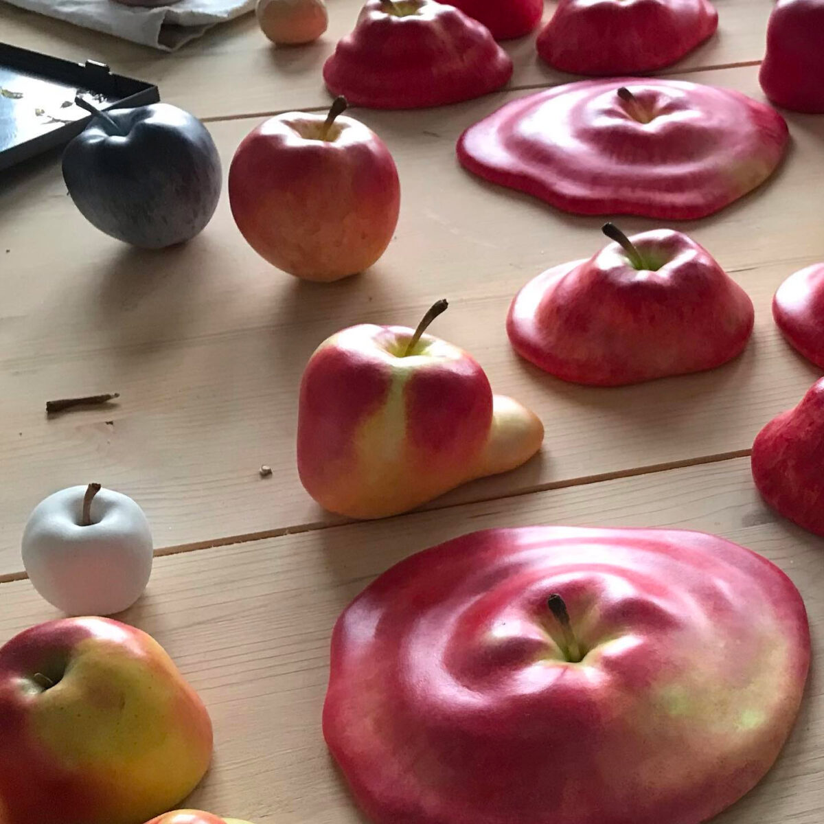 Melting Apples Surreal Hyper Realistic Wood Sculptures By Yosuke Amemiya 8