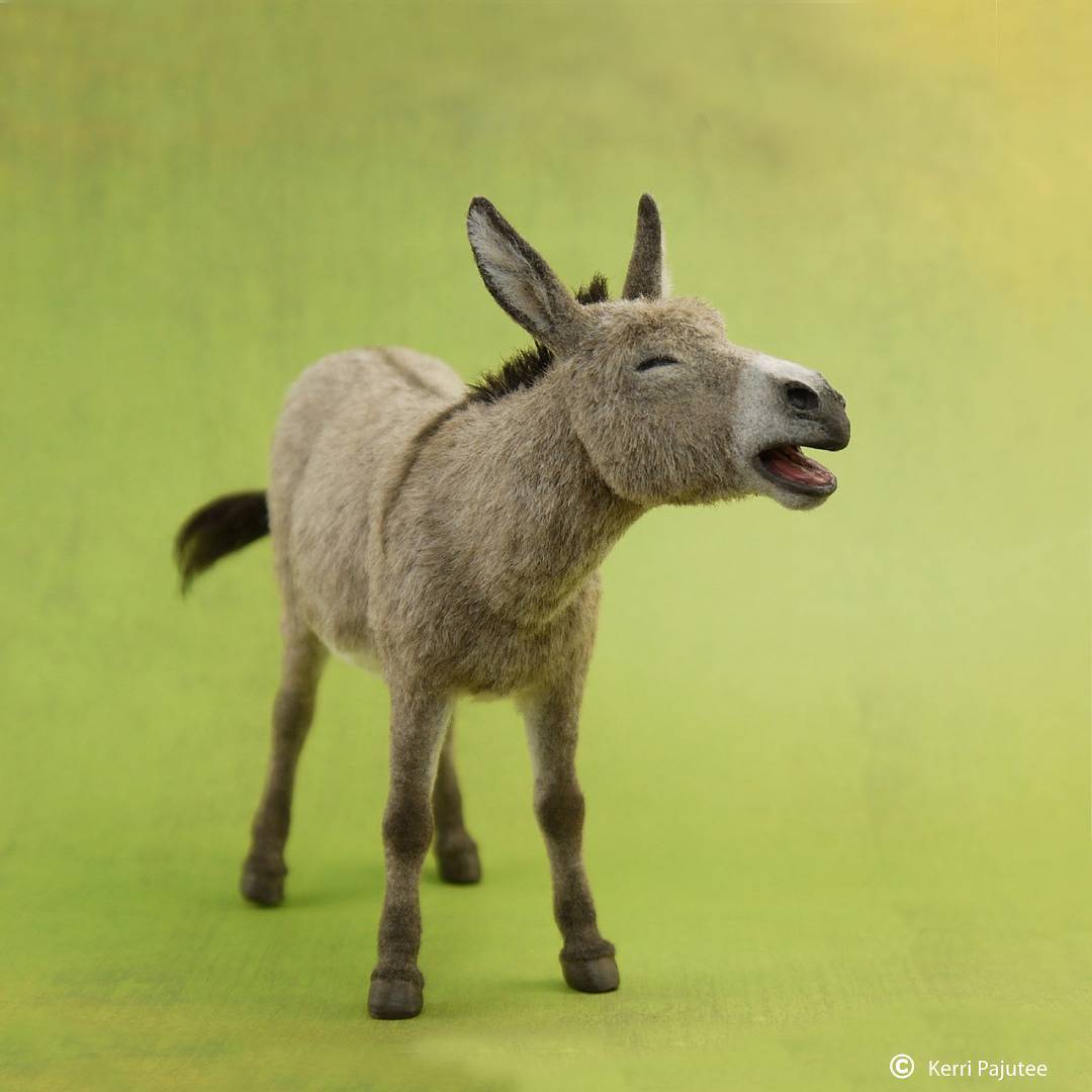 Amazingly Realistic Miniature Animal Sculptures By Kerri Pajutee (5)
