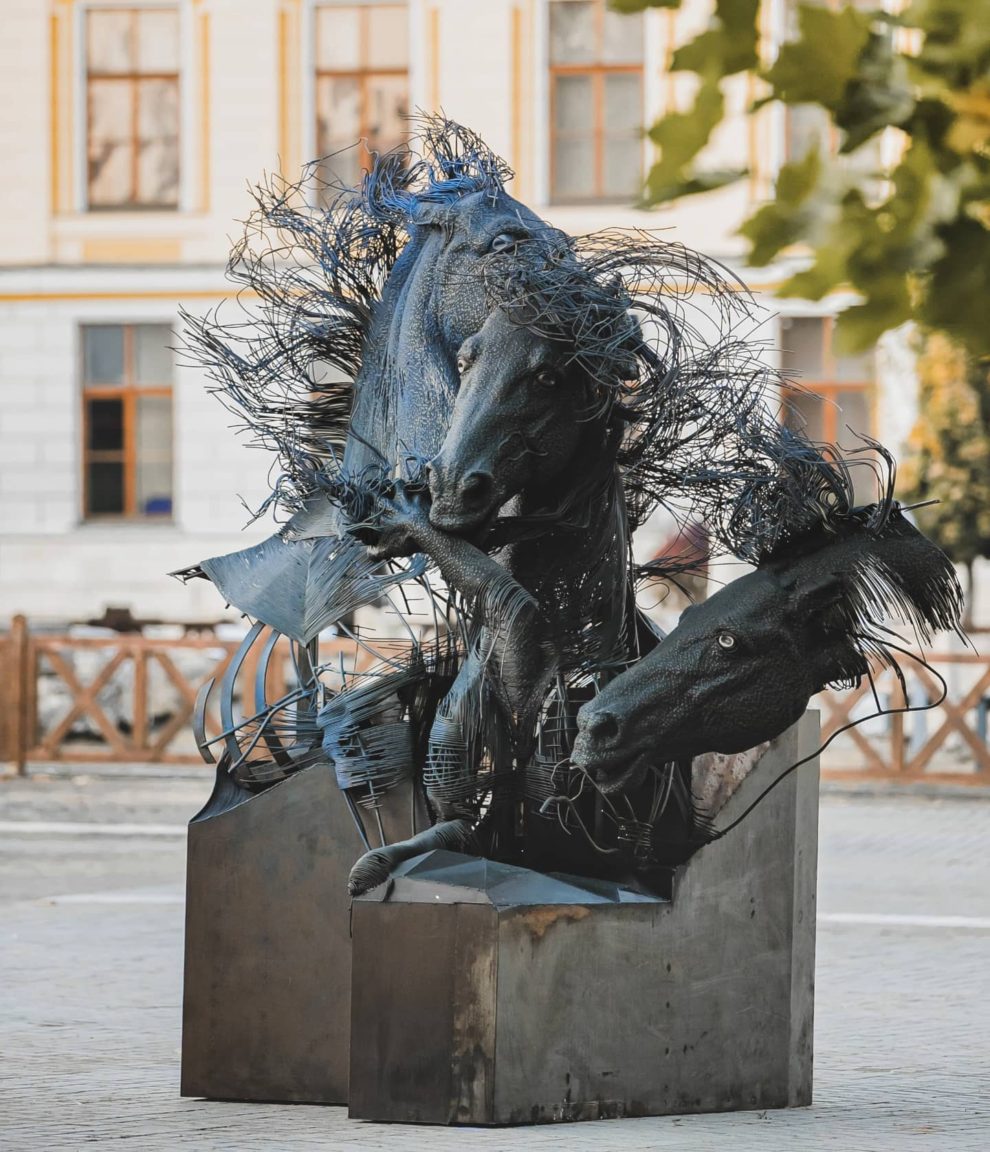 Extraordinary Sculptures Made From Industrial Metal Wires By Darius Hulea (29)