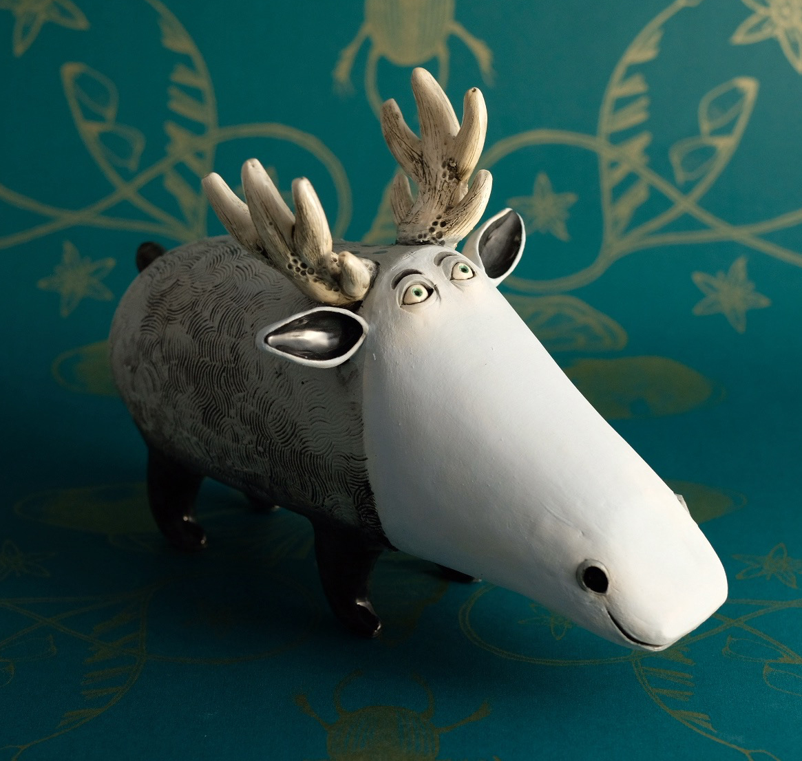 Fascinating Ceramic Sculptures Of Anthropomorphized Animals By Nastia Calaca (11)