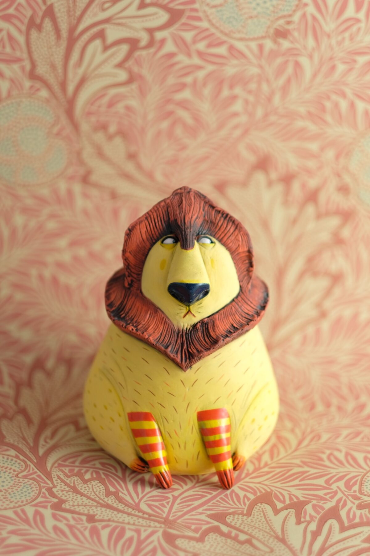 Fascinating Ceramic Sculptures Of Anthropomorphized Animals By Nastia Calaca (18)